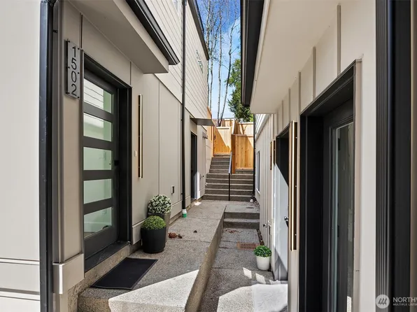 1502 N 100th Street, Seattle, WA 98133