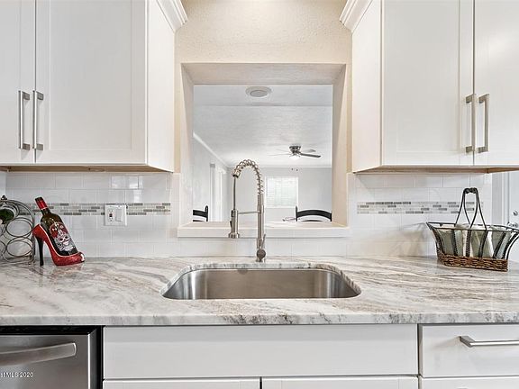 3rd image of 2838 Shady Oaks Dr