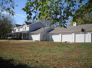 1634 Patterson Ln, Lawrence, KS 66044