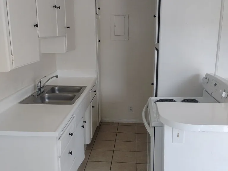 5495 S Atlantic Ave #7 — Photo 4