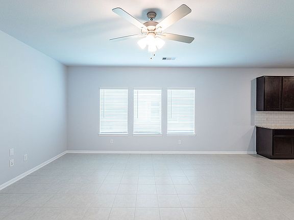 4th image of 8125 Ocean Jasper Ln