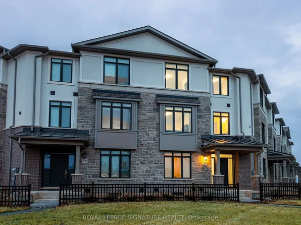 2166 Postmaster Dr, Oakville, ON L6M 2Z4