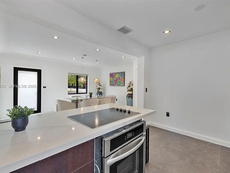 501 NW 46th St — Photo 4