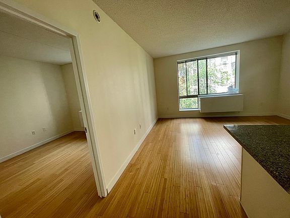 4th image of 203 W 119th St #3D