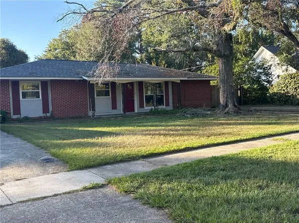 103 W Hickory St, Mandeville, LA 70471