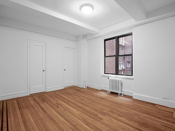 3rd image of 208 W 23rd St APT 807