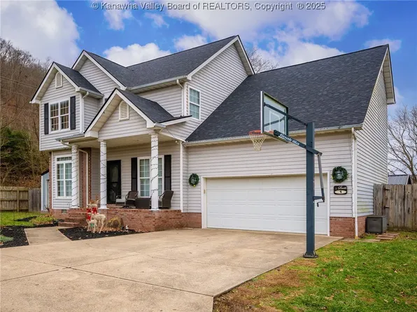 1 Hampton Rd, Winfield, WV 25213