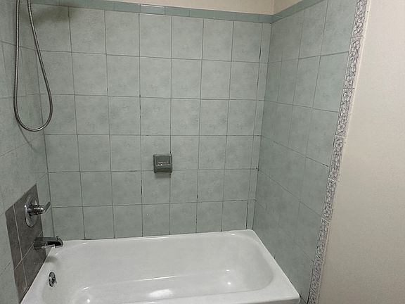 2nd image of 40 Richmond Blvd