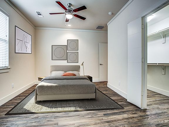 5th image of 2900 Douglas Ave #15