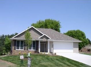 351 Cherry St #5, Hortonville, WI 54944