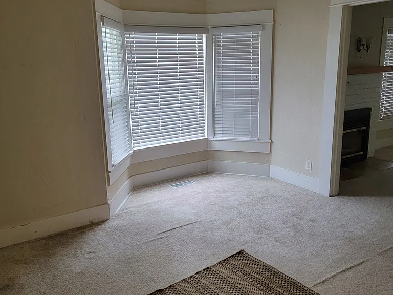 890 SE Ireland St — Photo 7
