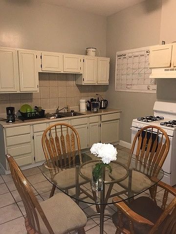 2nd image of 1655 W 21st St APT 1