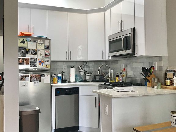 3rd image of 212 W 11th St APT 4