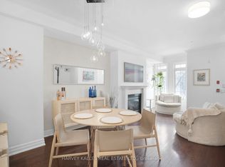 17 Peelar Mews, Toronto, ON M8Y 0B1