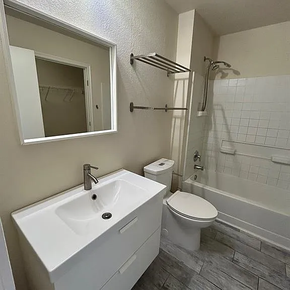 130 Quarter Ave — Photo 11
