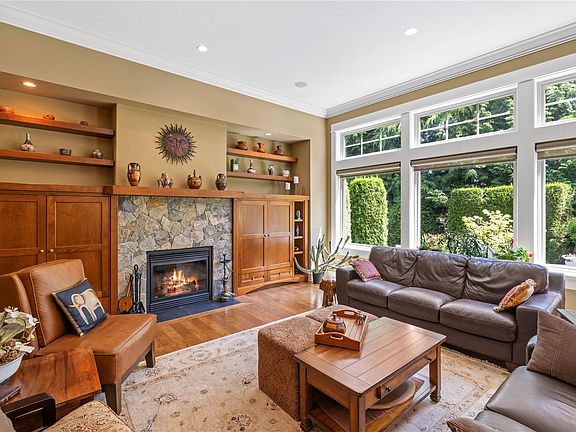 2nd image of 649 Eaglewood Ct