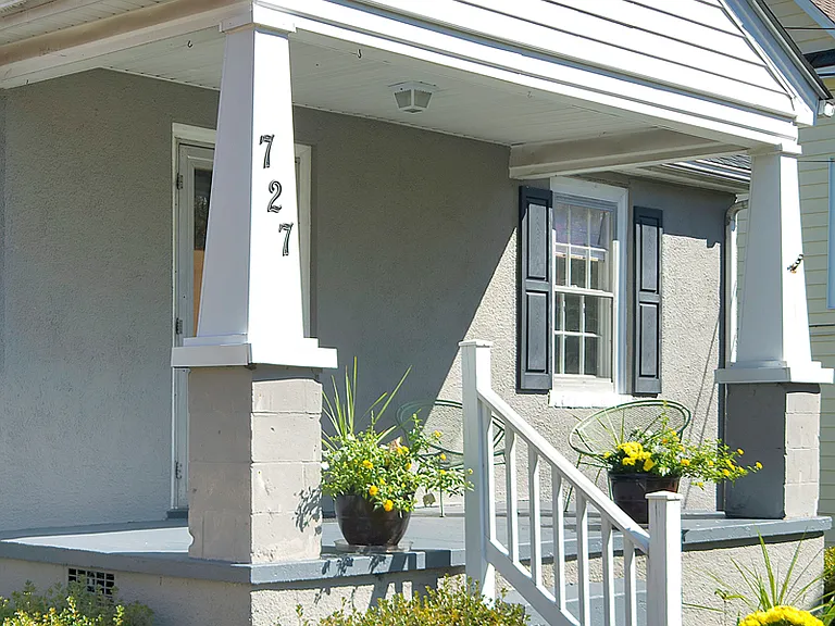 727 Hinton Ave — Photo 4