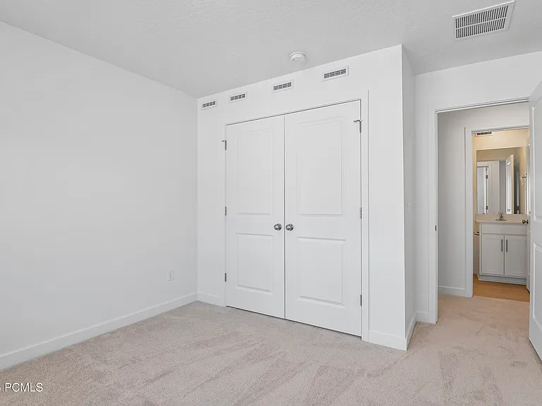 2389 N Wildwood Ln — Photo 23
