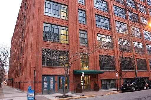 5th image of 925 W Huron St APT 602