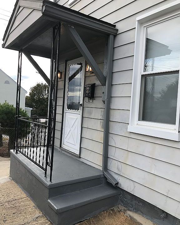 1st image of 429 Carrolton Ave