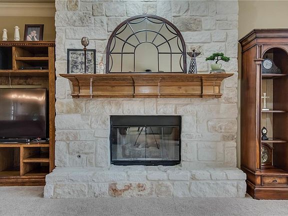 4th image of 1654 Plum Creek Dr