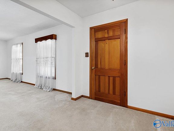 5th image of 908 Hillview Dr NW