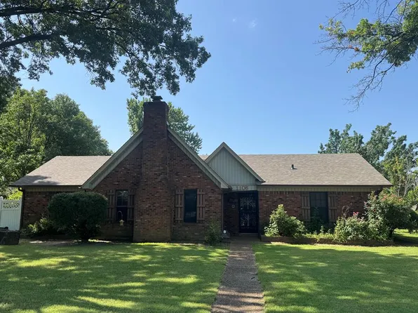 1106 W Barton Ave, West Memphis, AR 72301