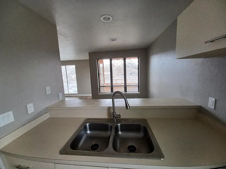 Plaza Apartments — Photo 13