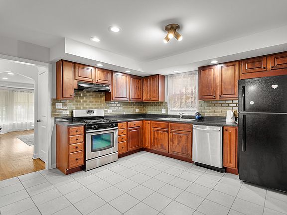 2nd image of 2143 N 76th Ave