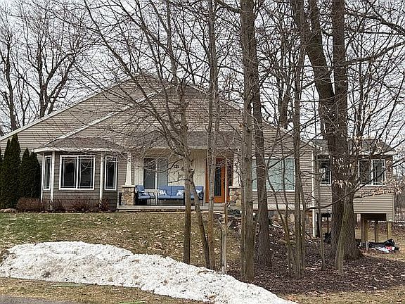 2nd image of 3674 Westwoods Dr