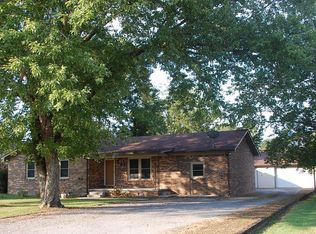 204 Crest Dr, Tullahoma, TN 37388