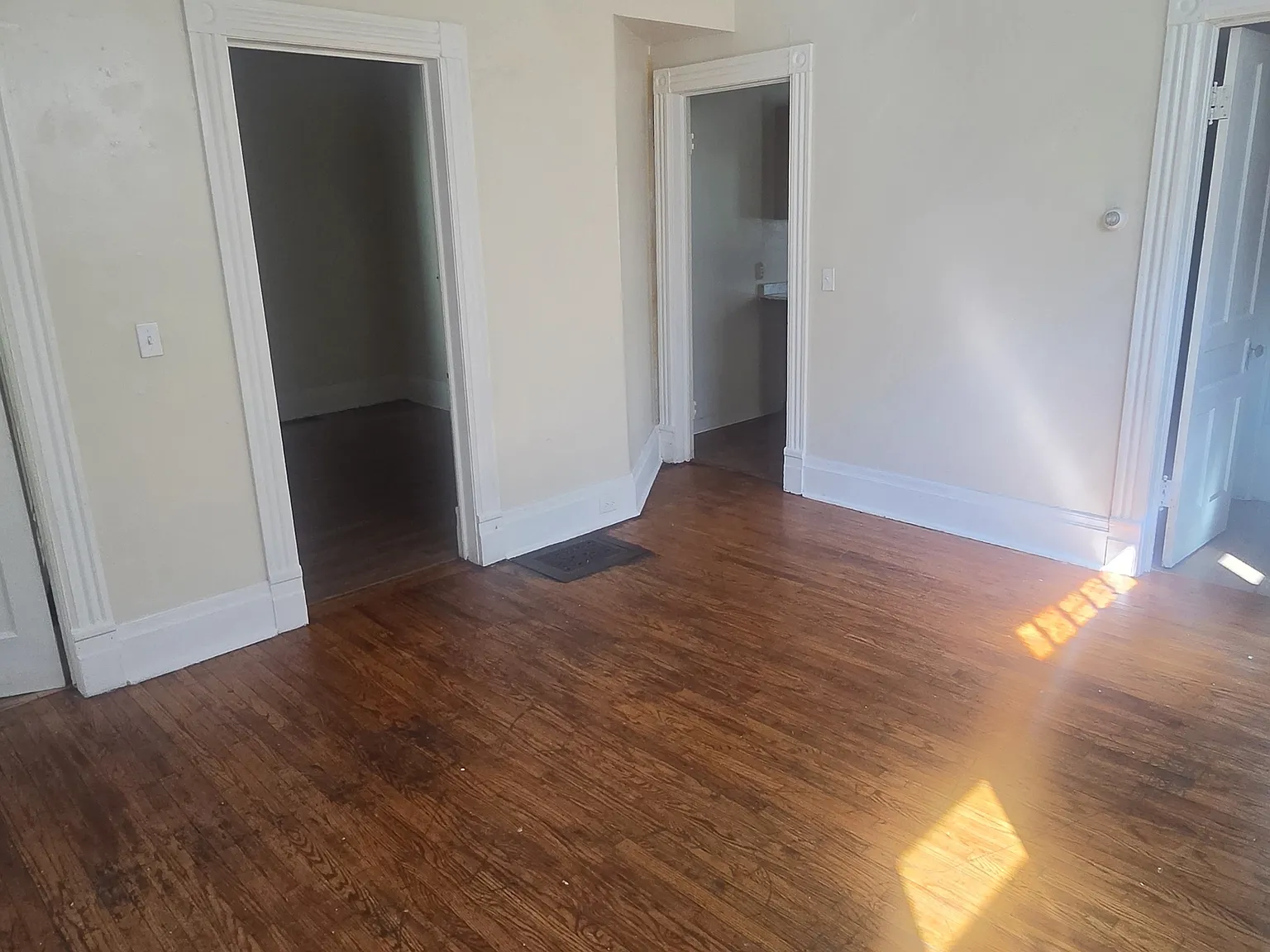 512 Park Avenue - 1 — Photo 1