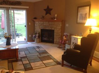 618 Belmont Dr, Watertown, WI