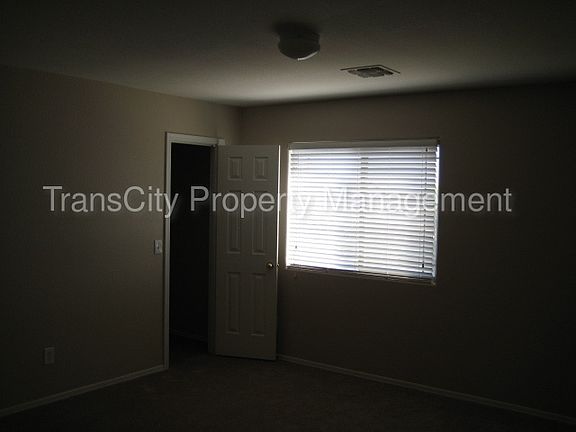 5th image of 30624 N Honeysuckle Dr