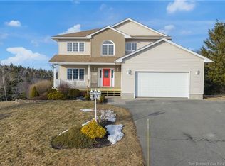 102 Cedarwood Dr, Saint John, NB E2K 5P4