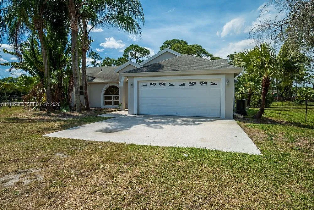 4 bed, 2.0 bath, 1498 sqft, $5,900 — Photo 1