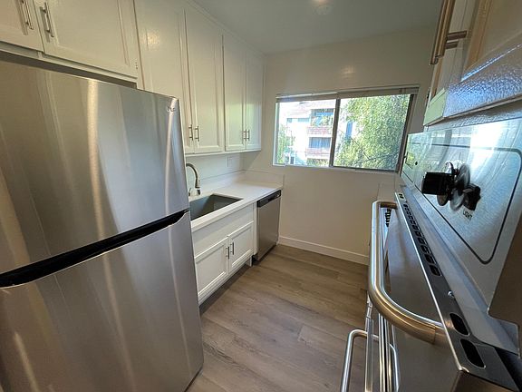 3rd image of 11698 Montana Ave APT 11