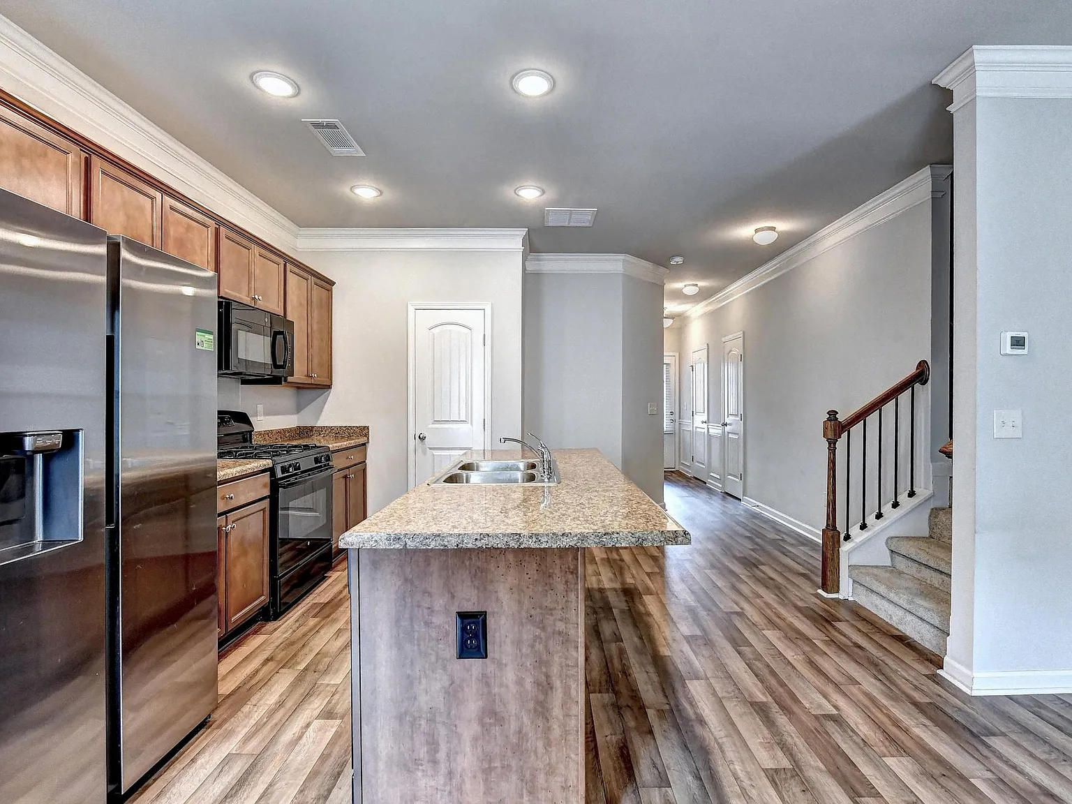 3 bed, 1451 sqft, $1,745 — Photo 4