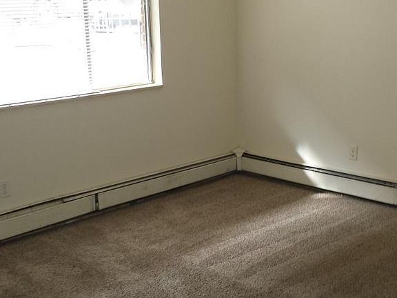 4th image of 1430 Emery St APT 1