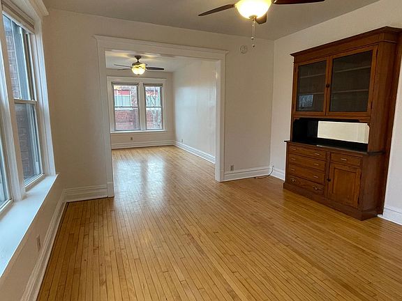 3rd image of 2420 N Oakley Ave