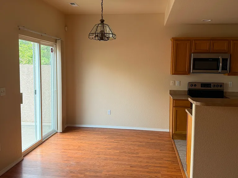 1056 Cheyenne Villas Point — Photo 4