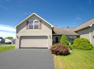 3004 Willow Glen Dr, Mount Joy, PA 17552