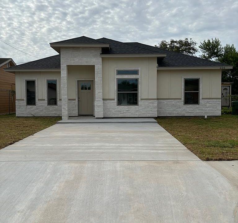 1st image of 226 Casa Blanca Dr