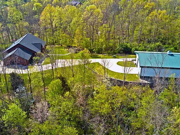 2nd image of 7100 Holly Leaf Dr