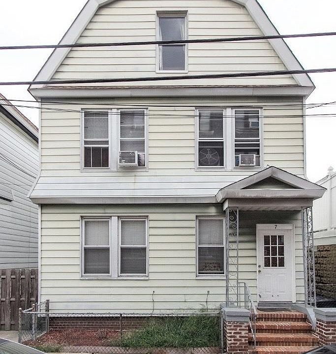 1st image of 7 Newark Bay Ct