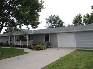 219 E Plum St, Doniphan, NE 68832