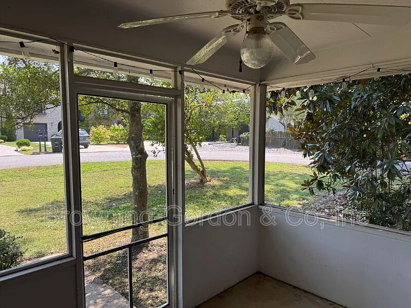 2 bed, 1.0 bath, 800 sqft, $1,950 — Photo 4