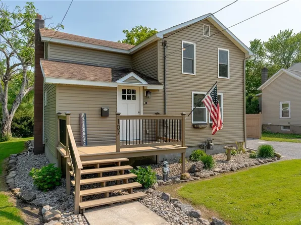 107 Pleasant St, Canastota, NY 13032