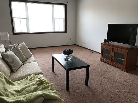 5th image of 426 Tracy Ln #4