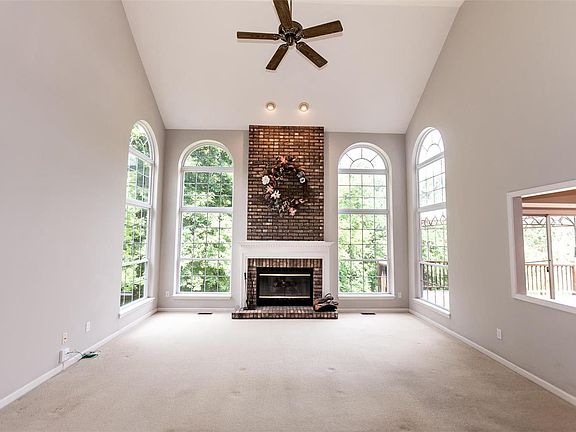 5th image of 2935 Marchbanks Pl